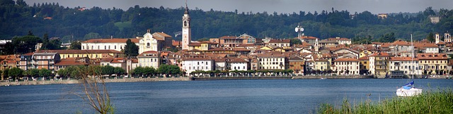 Észak-olasz tóvidék látnivalói: Arona a Lago Maggiore partján