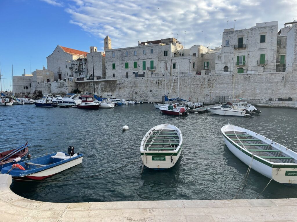 Giovinazzo, Legszebb tengerparti települések Bari környékén