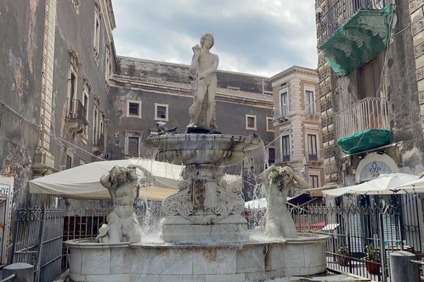 A földalatti folyó Cataniában Földalatti folyó