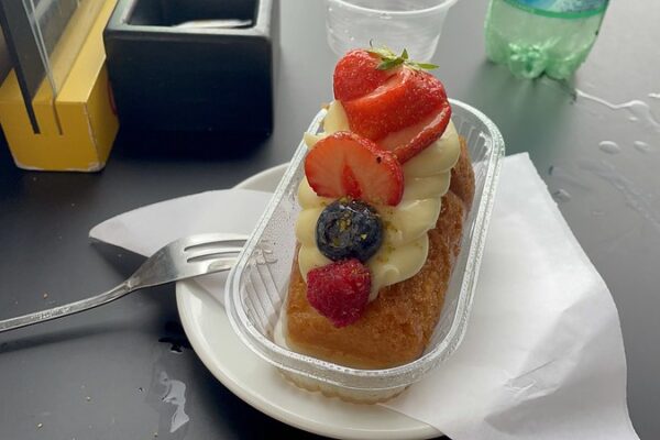 Babà al rum desszert, aminek magyar vonatkozása is van Babá al rum