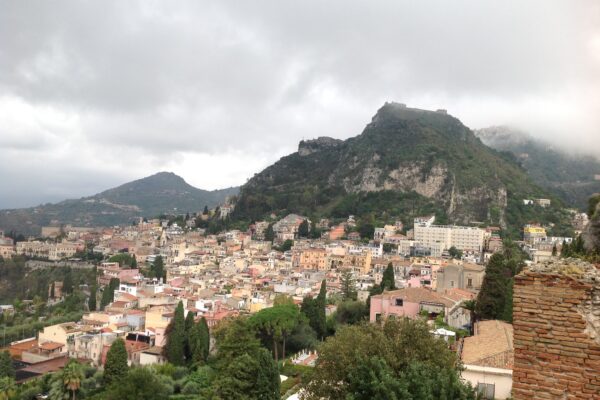 Honnan ered Taormina neve? Taormina látnivalók - Honnan ered Taormina Neve?