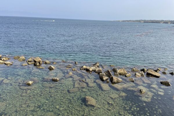 Tengerpartok Siracusa környékén Lungomare Ortigia körül