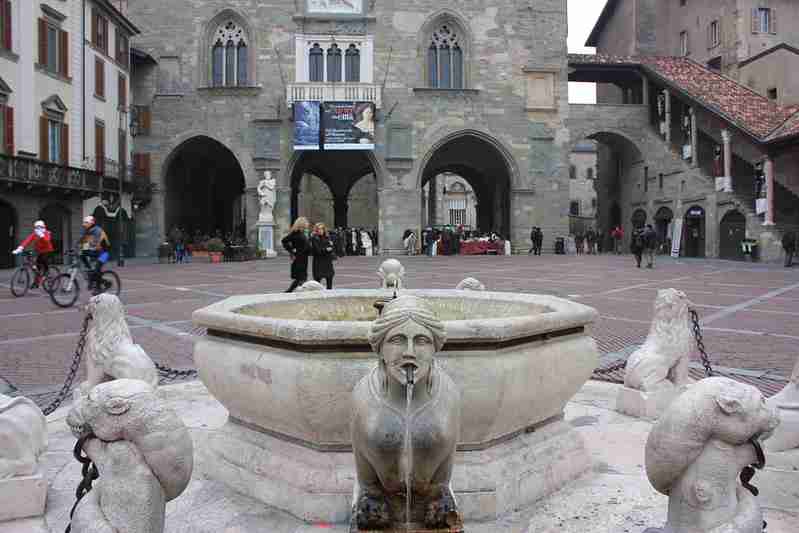 Bergamo felsővárosa januárban 