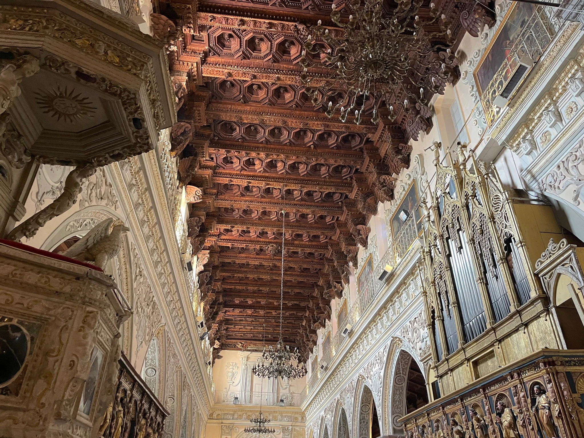 Duomo di Enna Szicliíában és a különleges mennyezete