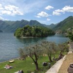 Comói-tó 2026: tavaszi nyugalom vagy nyári túlélőtúra? – Így válassz időpontot